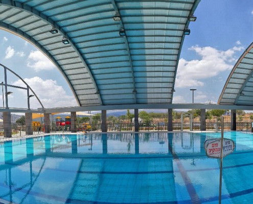 הבריכה המחוממת והמקורה בקאנטרי אליאל בכפר תבור